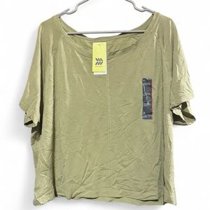Size 1X All in Motion Short Sleeve Cropped Length Olive Green Women's Top